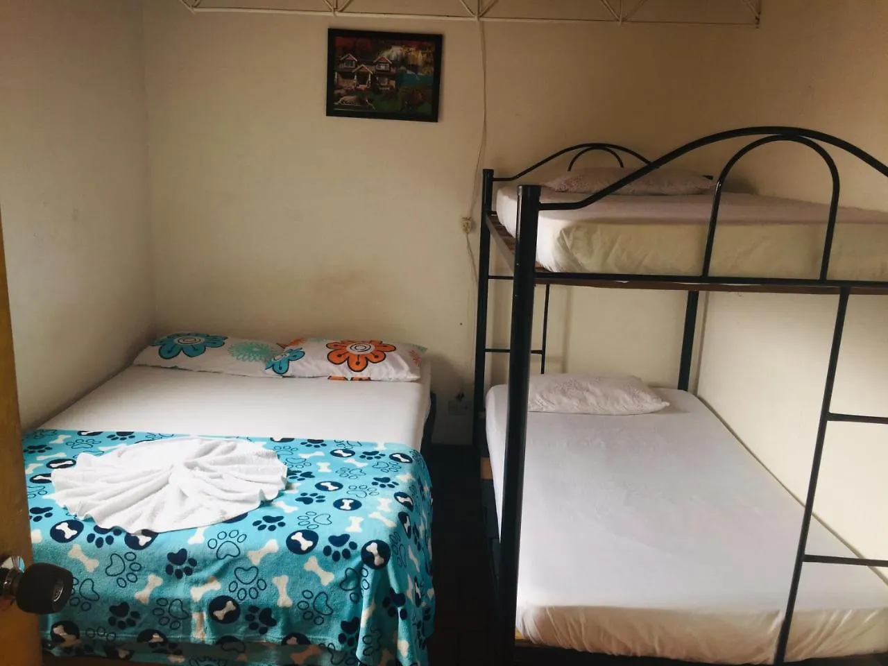 Hostal La Floresta Medellin Hostel